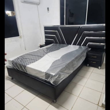Camas tapizadas, muebles , bases , colchones - 7/10