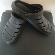 Crocs de hombre. - Img 57489070
