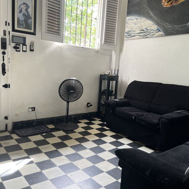 Renta en el vedado en bajos, todas las comodidades, tengo Licencia. Rento Lineal y por temporadas cortas!! - Img 103118027