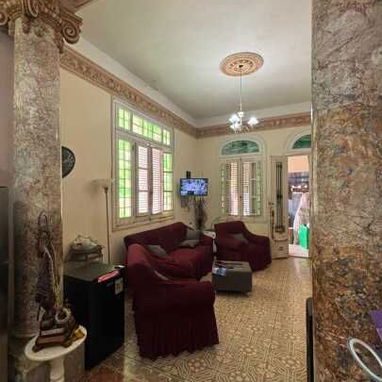 #69- 🏡 Casa en Venta con Garaje – Vedado, La Habana  📍 Ubicación: Calle 28, cerca de 23 y 26, Vedado 📌 Zona residenci - Img 119662700