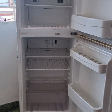 Vendo nevera y refrigerador - 2/4