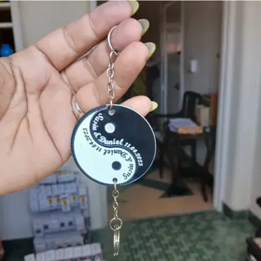 Cuños, gafetes, bolígrafos y llaveros. Todo personalizado - Img 122152788