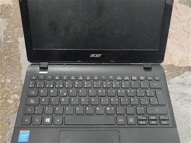 Laptop Acer, 11.5 pulgadas, 4gb de ram, 500gb interno, batería más de 6 horas, está impecable. Centro Habana - Img main-image