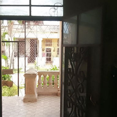 Casa independiemte grande en Almendares Playa - 5/10