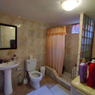 Oportunidad en Miramar: Casa Independiente de 4 Habitaciones con Apartamento Anexo !!! - 3/9