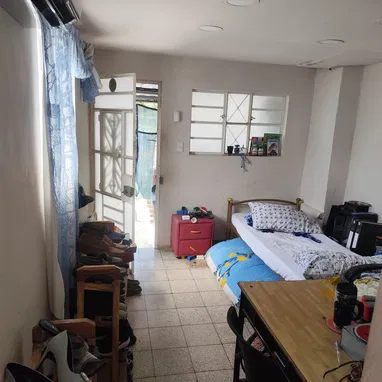 Se vende casa de 2 plantas, 3/4, cosas adentro y moto 4t de las grande - 10/14