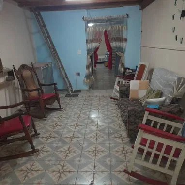 *REBAJADO A $7500usd. En venta apartamento (1er piso. 1er apto , otros 2 al fondo) de un edif en Centro Habana - 2/10