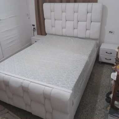 CAMAS TAPIZADAS disponibles para la entrega. - 5/6