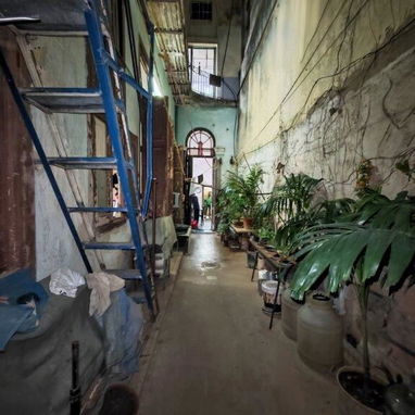 Centro Habana:San Miguel,a una cuadra de la EGREM a 3 Cuadras de Galiano,Casa Colonial,Aprox 100 m2,Puerta Calle,3/4,2Ba - 5/7