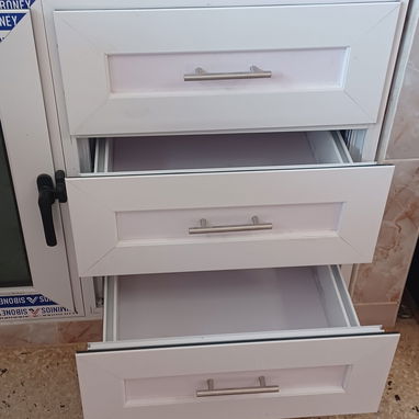 Carpinteria ,Marqueteria de aluminio, y cristal puertas ,ventanas , closet , Bajos de meseta ,paños fijos y más - 10/20