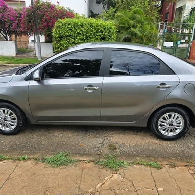 KIA SOLUTO 2025 - 2/4