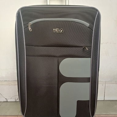Equipajes maletas de viajes 10 kilos y 32 kilos impecables marca Fila - Img 121898235