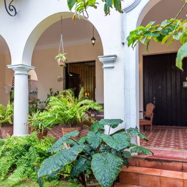 Renta de casa independiente en Vedado para negocio - 2/8