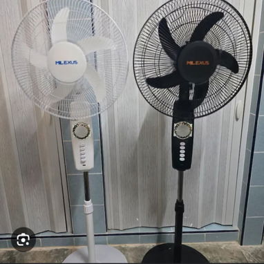 Ventilador recargable Milexus de pie sin panel y Marwa de mesa con panel 65 USD - Img 122266236