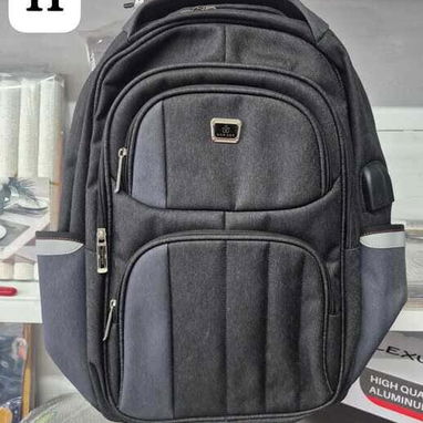 Mochila amplia y acolchada, ideal para trabajo, universidad y uso diario. 💰30 USD.Varios modelos. Escríbeme al 56249037 - 6/7
