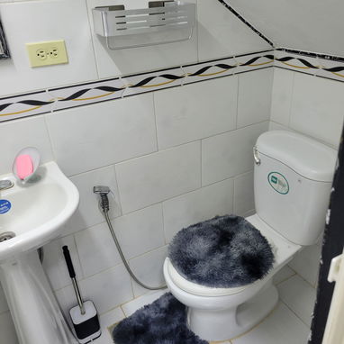 ALQUILER LINEAL O POR DIAS CON RESPALDO ENERGÉTICO EN PLAYA, LA HABANA - 8/10