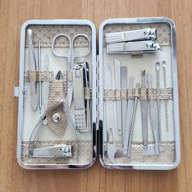 KIT DE MANICURA Y PEDICURA CON ESTUCHE PREMIUM 12 PCS, ENTREGA DE FACTURA, VARIEDAD DE ÚTILES DEL HOGAR, ETC - Img 124175062