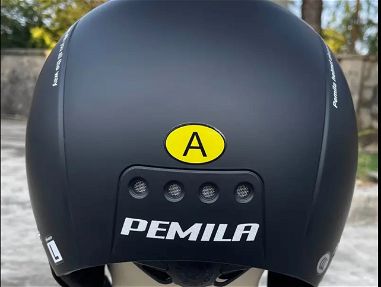Vendo casco para moto moderno con tomas de aire, visera y regulador de medida! Muy cómodo y ventilado!! - Img 67428484