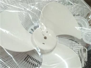 80 USD ventilador recargable con panel solar - Img main-image