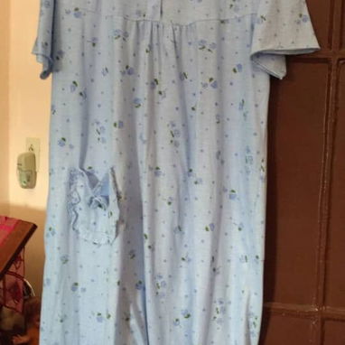 DOS BATAS DE DORMIR LA ROSADITA TALLA M GRANDE Y LA AZUL XXL A 1800 PESOS - Img 123406764