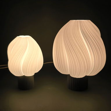 Lámpara de mesa de estilo moderno y de mucha tendencia. Modelo Espira (L) grande / 31.500,00 CUP - Img 119031344
