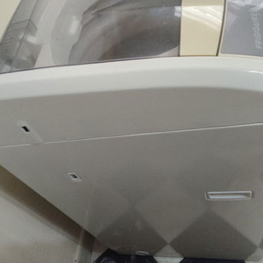 Vendo lavadora automática Frigidaire 11kg de uso - Img 120702564