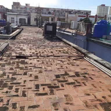 Venta de casa en el vedado con posibilidad de negocio, renta o construcción - 5/10