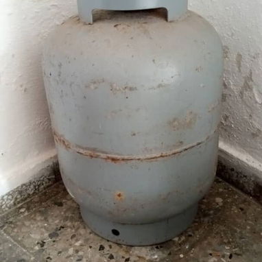 Vendo gas licuado enrtego cilindro lleno de 40lb y c recoge uno vacío 85mil forma d pago efectivo o vía zelle - 2/2
