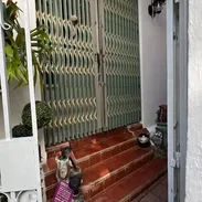 Venta de casa en el Vedado. Cercana a 23, con un precio de 60 000 euros o su equivalente en USD. - Img 54741446