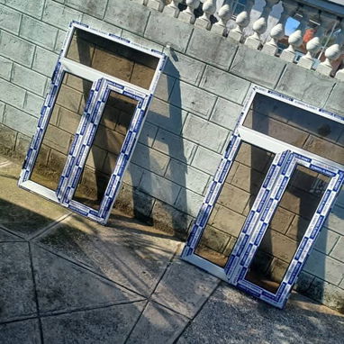 Puertas y ventanas de marquetería de aluminio con cristales y melanina para exteriores y interiores - Img 126290237
