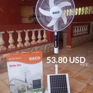 Ventilador Recargable de pedestal SACO con panel y 2 focos. - Img 54623171