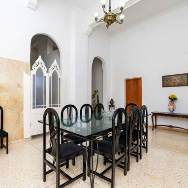 🏠 Casa de renta lineal para un grupo de estudiantes extranjeros. Tiene 4 habitaciones climatizadas por 1200 usd al mes - Img 120214785