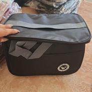 🍱🎒✨ MERENDEROS AMPLIOS PARA LA ESCUELA ✨ TONOS NEGRO Y ROJO🇺🇲 EXCELENTE CALIDAD - Img 56865856