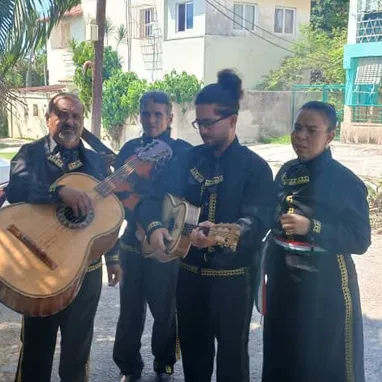 Mariachis en la Habana - Img 124794567