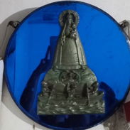 Caridad del Cobre en Bronce y cristal espejo azul - Img 53002437