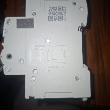 Breaker de CA de 63 amp - 2/3