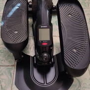 Ejercitador de pedal, pequeña bicicleta para ejercitar las piernas - Img 56043688