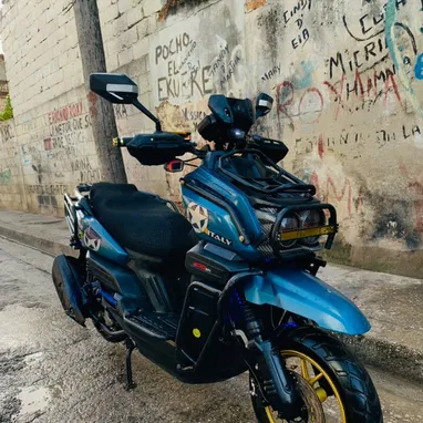 Vendo moto automática 200CC - 4/5