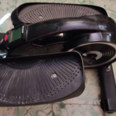 Ejercitador de pedal, pequeña bicicleta para ejercitar las piernas - Img 124446581