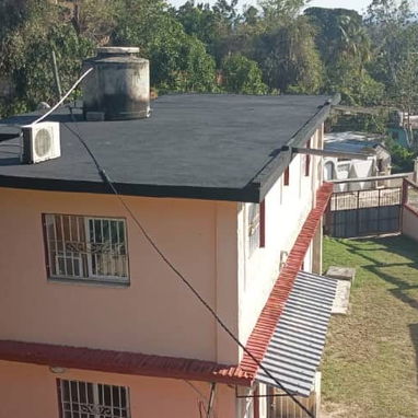 Se venden dos viviendas en Campo Florido, municipio Habana del Este, ubicadas a un kilómetro y medio de la playa de Guan - Img 119298895