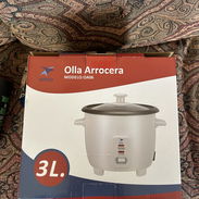 Olla arrocera marca INPUD 3L 500w - Img 56318543