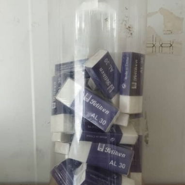 Hoja, libreta, bolígrafo de gel, portaminas, lápiz, portalápiz, goma de borrar, tiza - 6/10