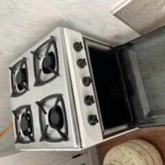Cocina con horno marca imput, 60 usd las fotos hablan por si solas, esta impecable - Img 120240807