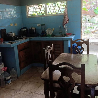 $25.000usd. En venta casa grande con  todo adentro, en Mantilla, Arroyo Naranjo - 6/10