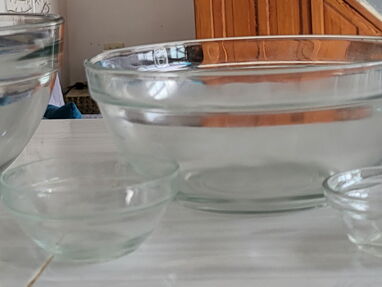 Vajilla de cristal, bowls grandes medianos y pequeños... 18 USD - Img 65126542
