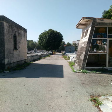 Tumba en Cementerio Colon - Img 121279612