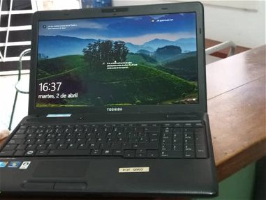 Laptop Toshiba casi nueva - Img 64887802