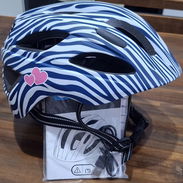 Casco para patines ,bicicletas con proteccion y luz led!! - Img 56649980
