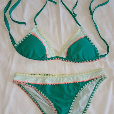 ";Descubre la trusa/bikini de tus sueños! ildeal para lucir en la playa o la piscina!" - Img 125082064