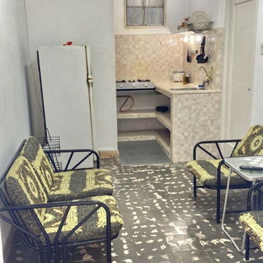 Apartamento, 1er piso, cerca hospitales y Terminal d Ómnibus Nac.(sin apagones y buena señal internet),fácil acceso. - Img 121276641